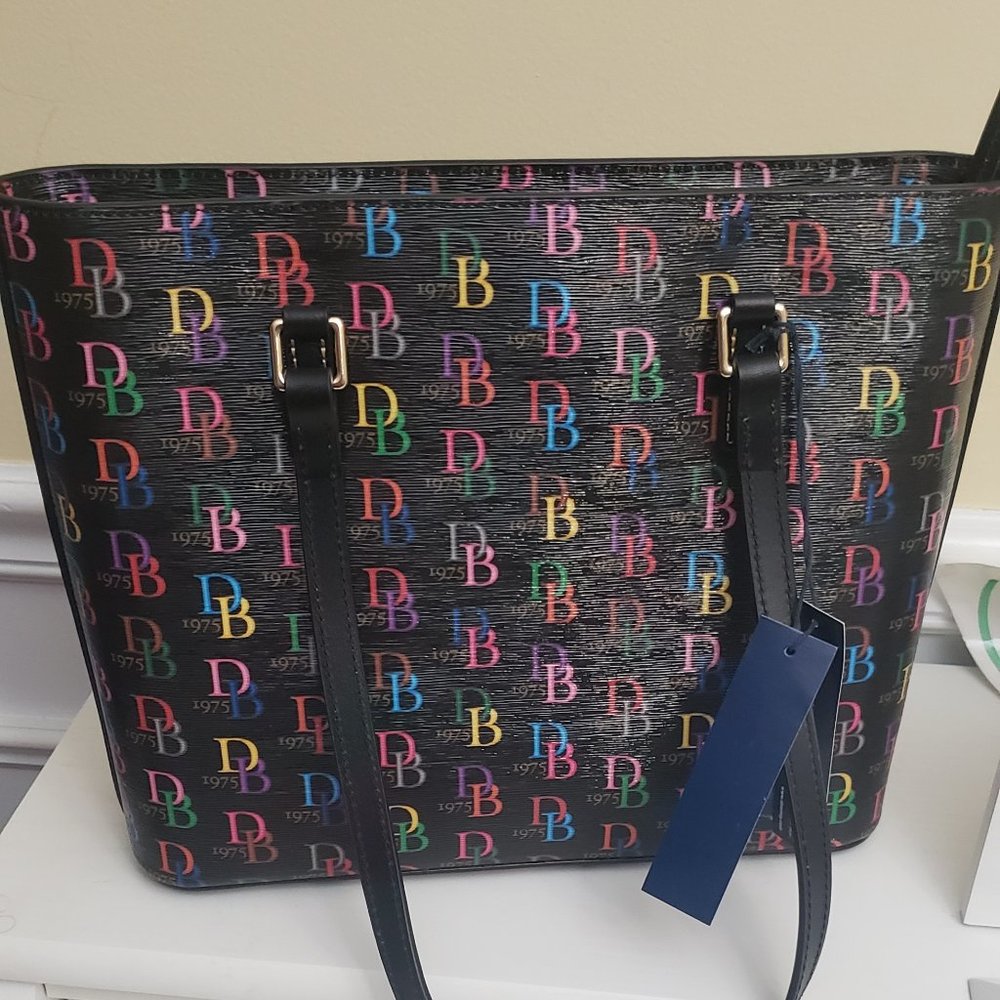 Dooney & Bourke